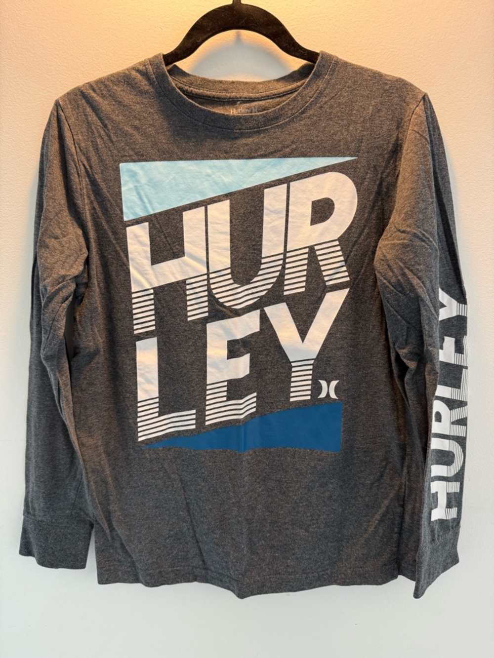 Hurley Long Sleeve Graphic Tee in Charcoal XL (13-15 years)